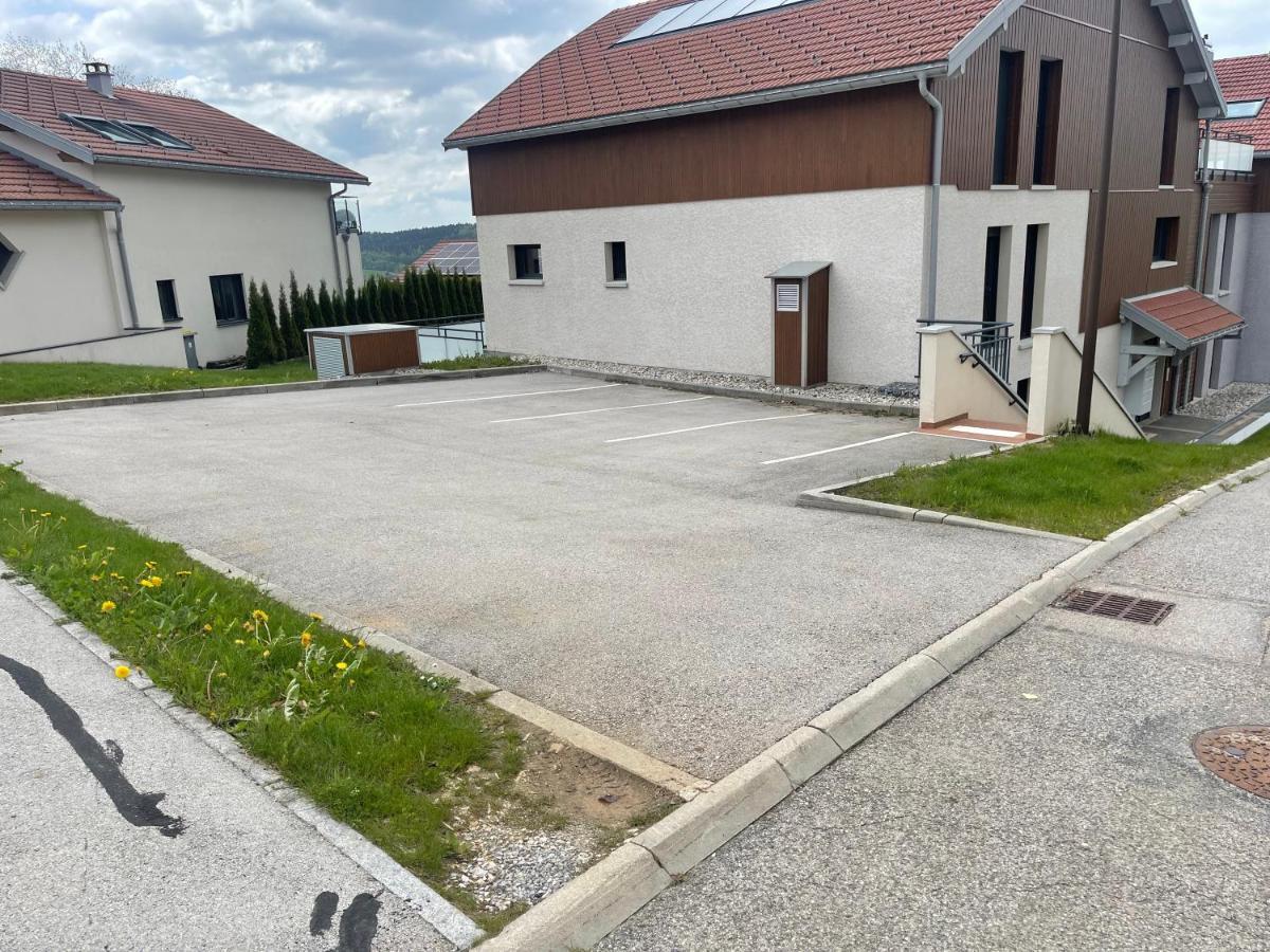 Appartement 4 Personnes Proche Lac Saint Point Montperreux Exteriör bild